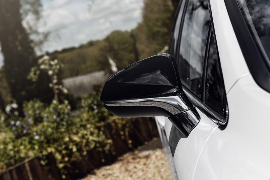 Детали экстерьера Lexus RX450h Sport 2018 года  (UK) (фото 7 из 12)